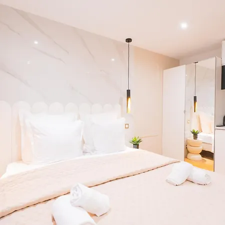 Luxurious Stylish Design - René Boulanger *