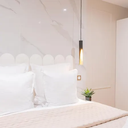 Luxurious Stylish Design - René Boulanger