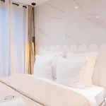 Luxurious Apartment Stylish Design - Rene Boulanger